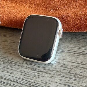 Apple Watch Series 7 41mm Rose Gold Black Display